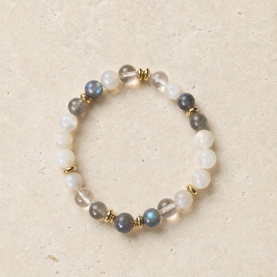 Bracelet Le Fil d’argent en pierres naturelles sur fond minéral – Pierres Uzès
