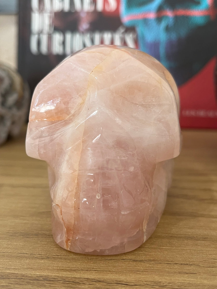 Crâne en quartz rose sculpté – Objet de curiosité minéral